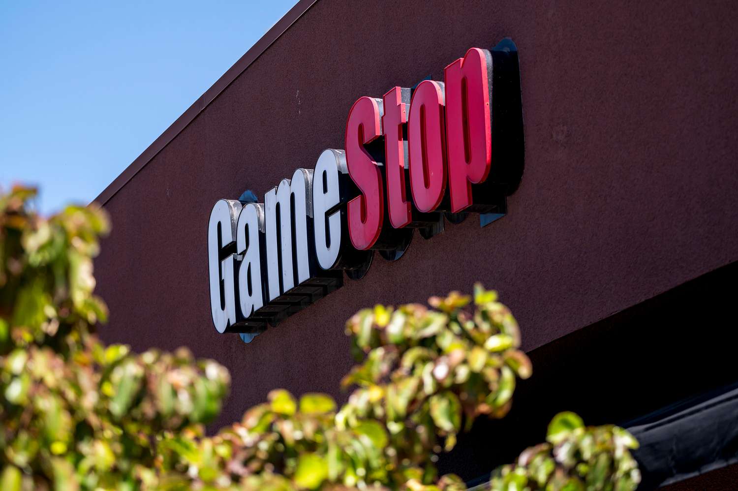 Why GameStop's stock rose 11% on Friday, as stock indexes fell 3 July 19, 2025 5:33 pm Why GameStop's stock rose 11% on Friday, as stock indexes fell GameStop store