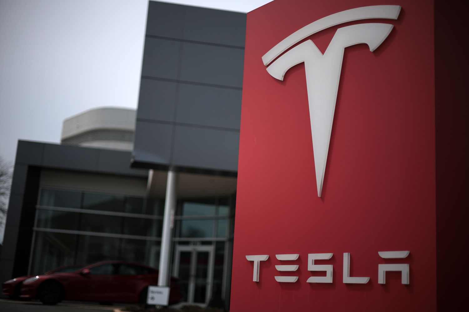 Why Tesla was one of the worst-performing stocks in the S&P 500 during the first quarter 3 July 15, 2025 9:58 pm Why Tesla was one of the worst-performing stocks in the S&P 500 during the first quarter Tesla showroom