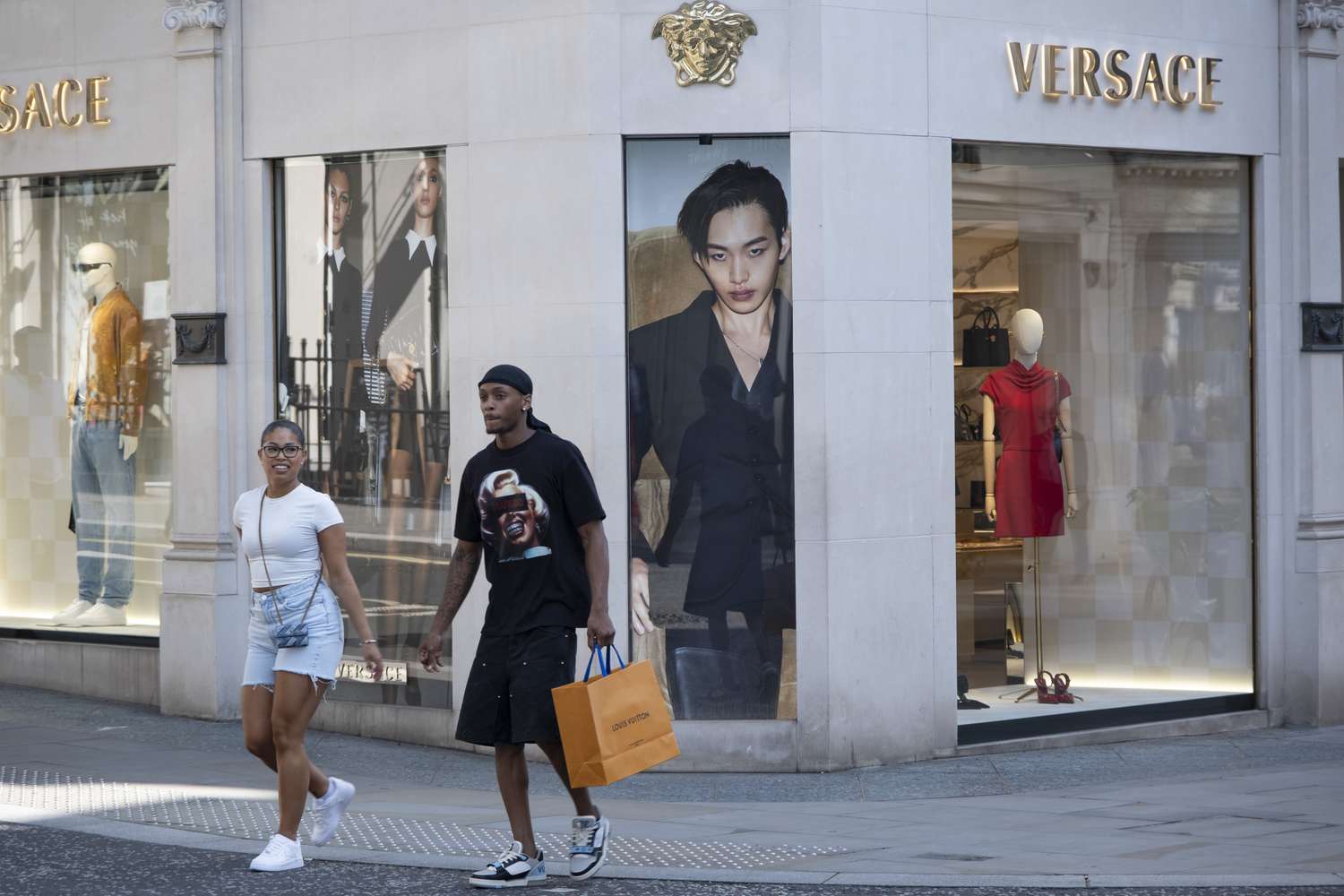 Prada buys Versace for Nearly $1.4B 3 July 25, 2025 4:01 pm Prada buys Versace for Nearly $1.4B Versace store on Bond Street on 28th August 2024 in London, United Kingdom