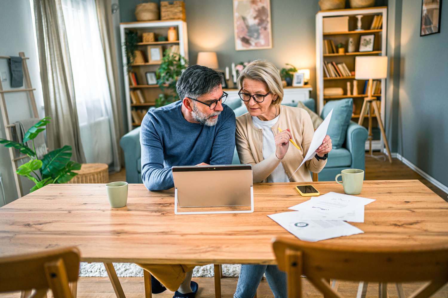 Top CD Rates April 9, 2025: 22 Offers Guarantee 4.50% for up to 18 Months 3 July 19, 2025 7:31 am Top CD Rates April 9, 2025: 22 Offers Guarantee 4.50% for up to 18 Months Mature couple paying bills together and managing home budget