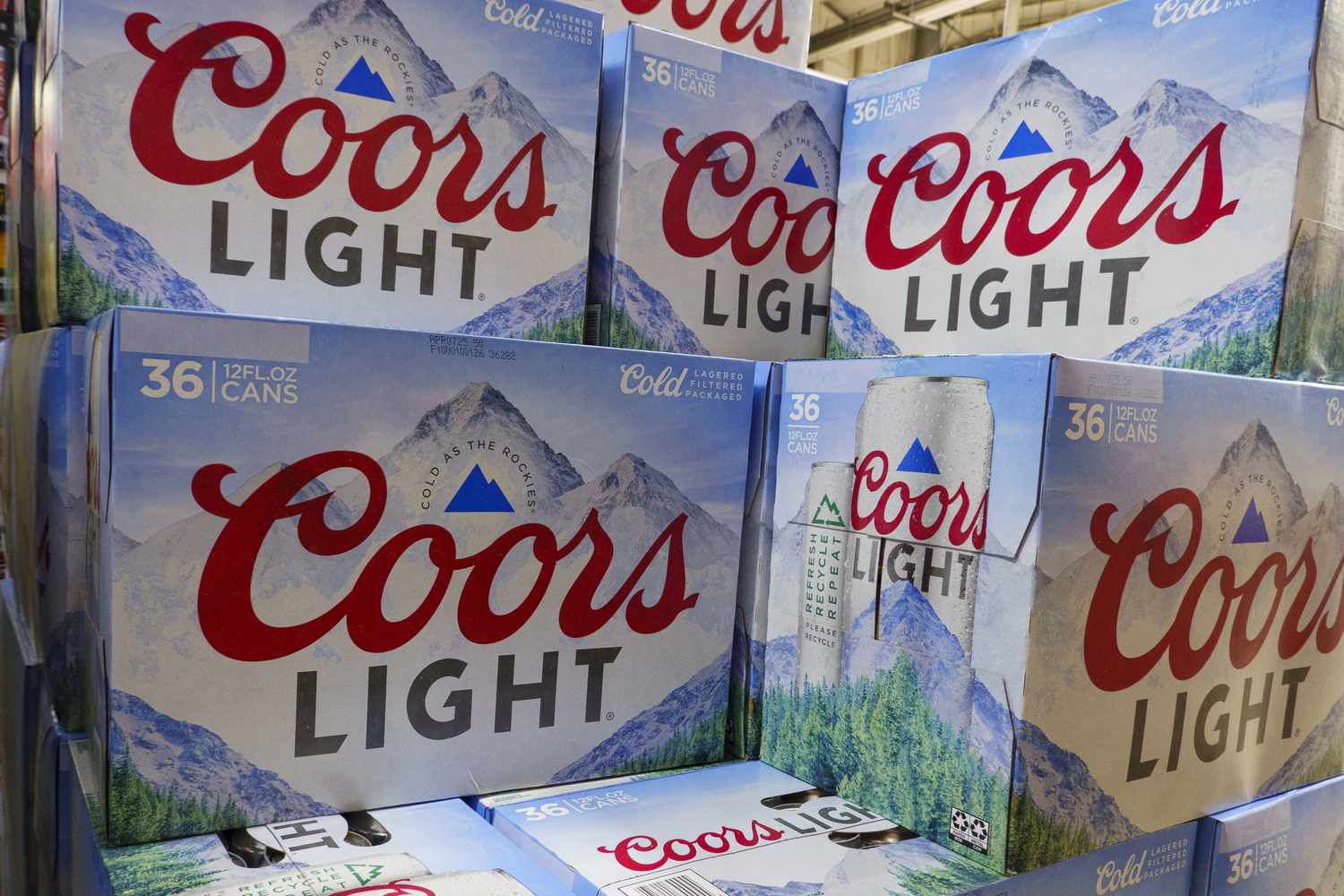 Molson Coors CEO Hattersley Retires by the End of the Year 3 July 27, 2025 9:11 pm Molson Coors CEO Hattersley Retires by the End of the Year A stack of Coors Light boxes are seen in a store.