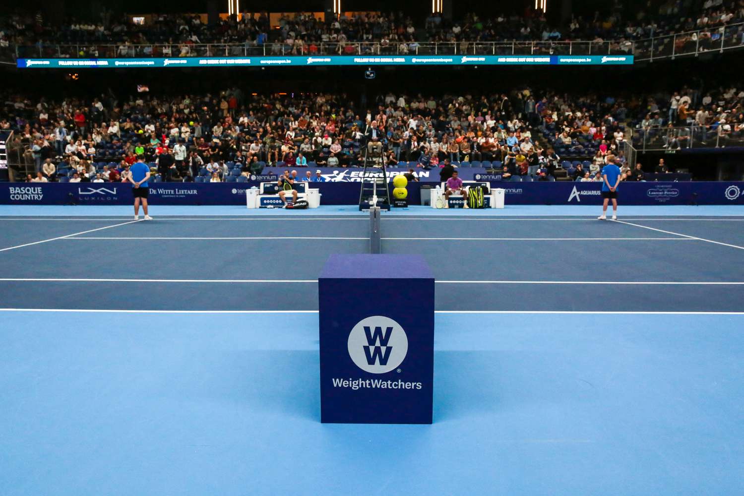 WeightWatchers stock pauses after falling on reports of looming bankruptcy 3 June 16, 2025 4:16 pm WeightWatchers stock pauses after falling on reports of looming bankruptcy The WeightWatchers logo is seen on the side of a box on a tennis court.
