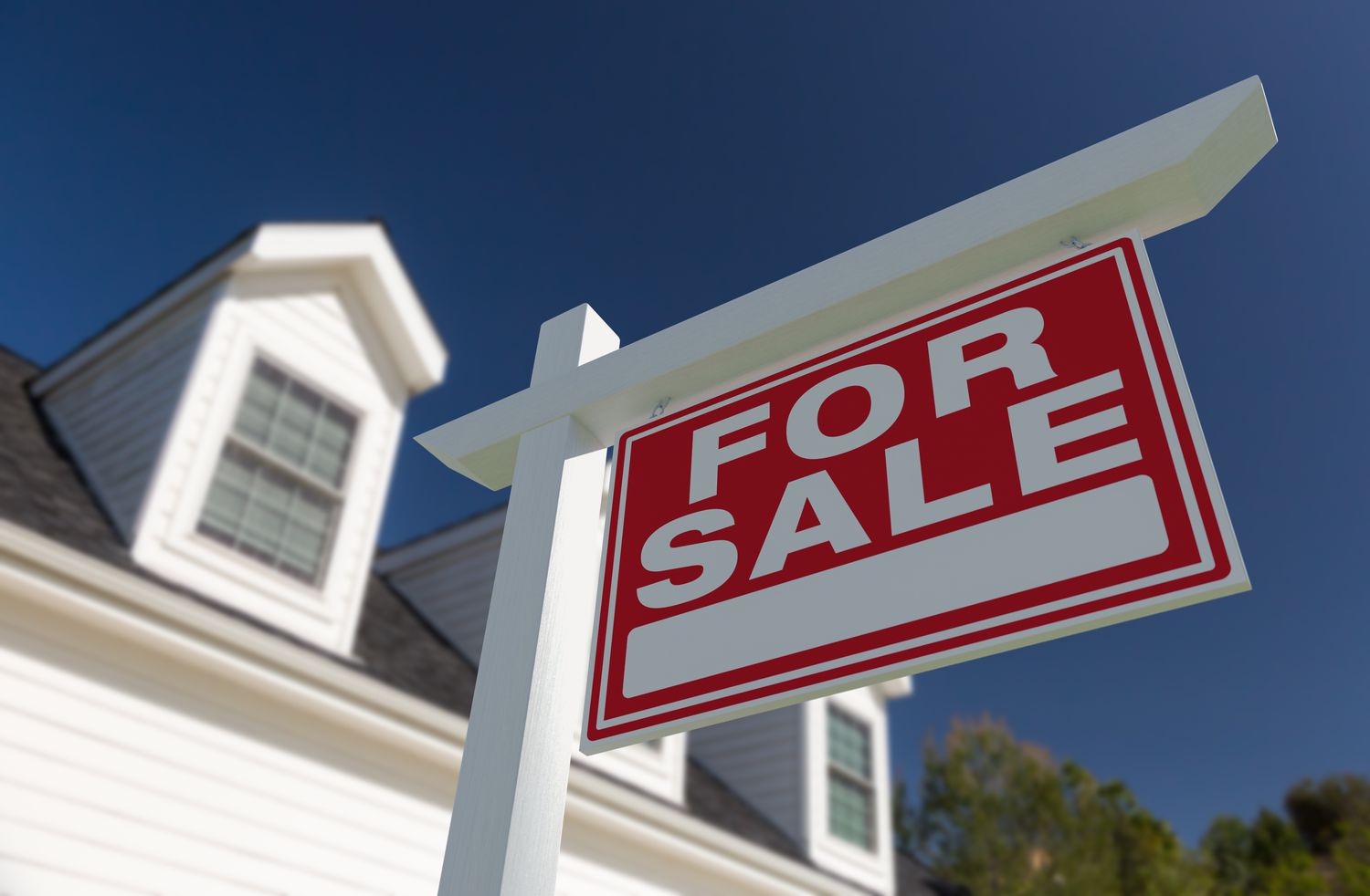 Are you looking for a house? Fannie Mae predicts that mortgage rates will fall by a lot in 2025 3 May 8, 2025 11:11 pm Are you looking for a house? Fannie Mae predicts that mortgage rates will fall by a lot in 2025 For Sale sign in front of suburban house