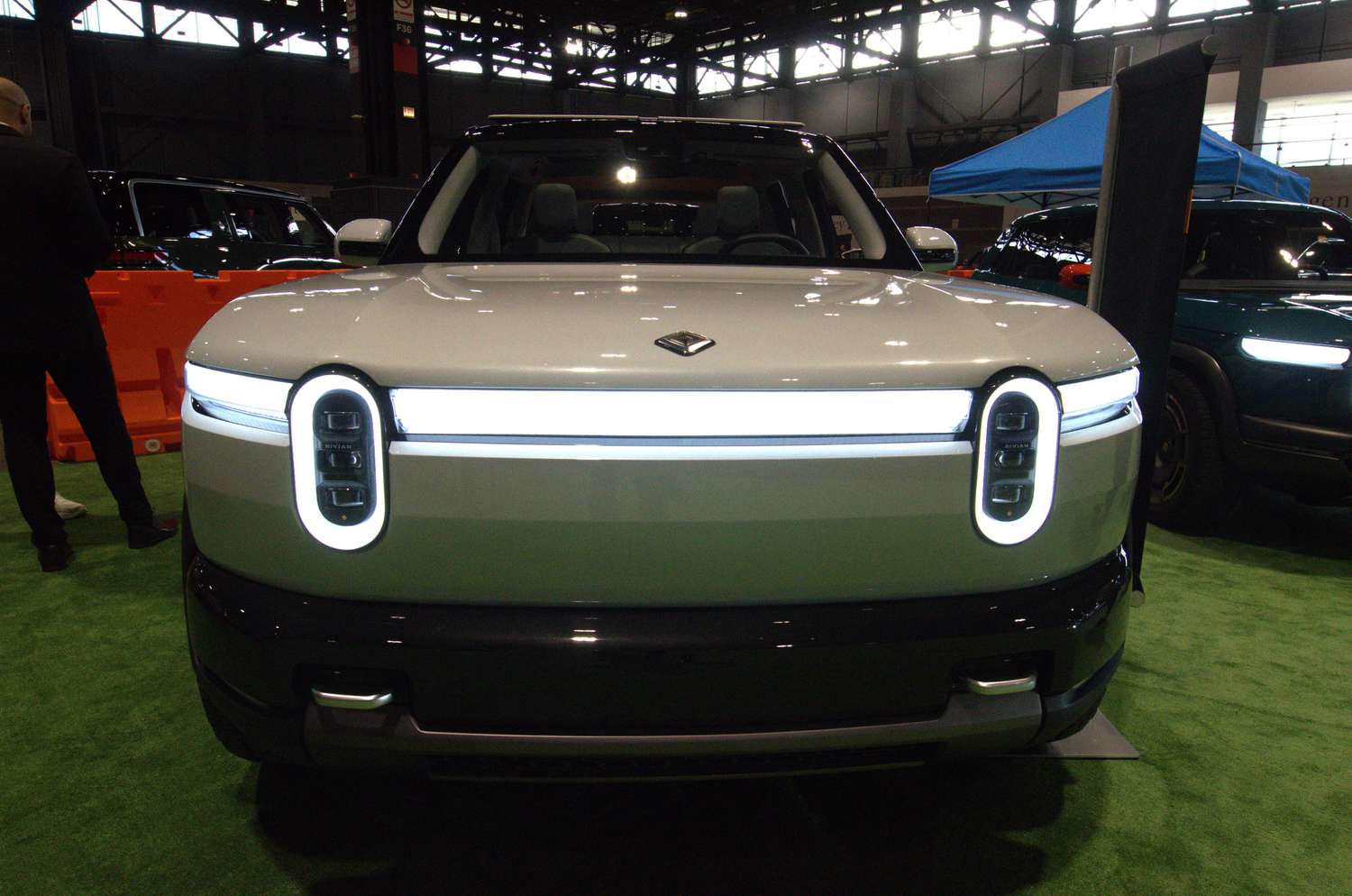 Rivian beat The Street's Q1 projections. Its stock fell regardless. 3 June 14, 2025 11:17 am Rivian beat The Street's Q1 projections. Its stock fell regardless. A Rivian on display at the Chicago Auto Show in February.