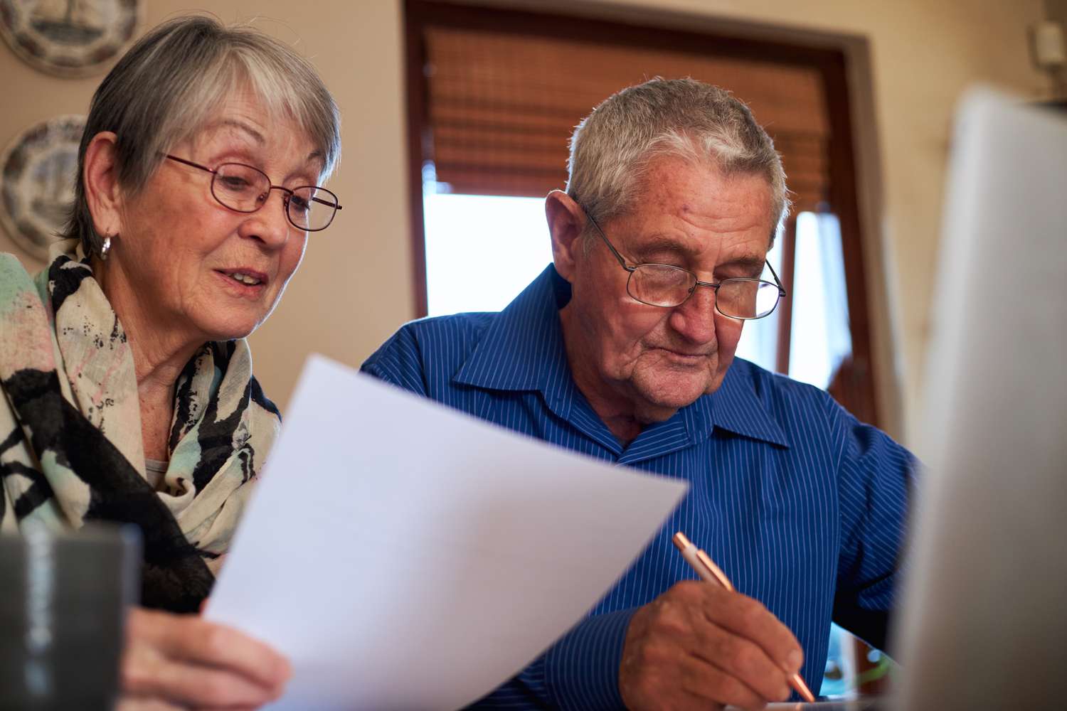 Mortgage Rates Continue to Fall Below the Notable Threshold in March 31, 2025 3 June 16, 2025 4:10 pm Mortgage Rates Continue to Fall Below the Notable Threshold in March 31, 2025 Older couple sitting at home and looking at mortgage documents and a laptop