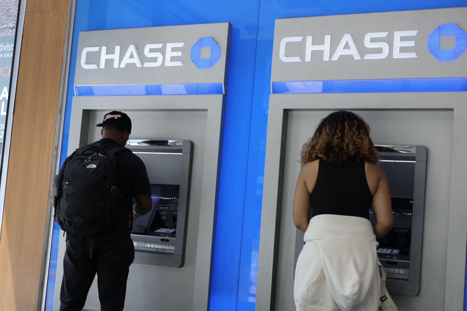 How A lot Will Your Subsequent Overdraft Price Be? It is Up To Trump Now 3 July 28, 2025 7:23 am How A lot Will Your Subsequent Overdraft Price Be? It is Up To Trump Now Customers use a Chase bank ATM on April 11, 2025 in Miami, Florida.