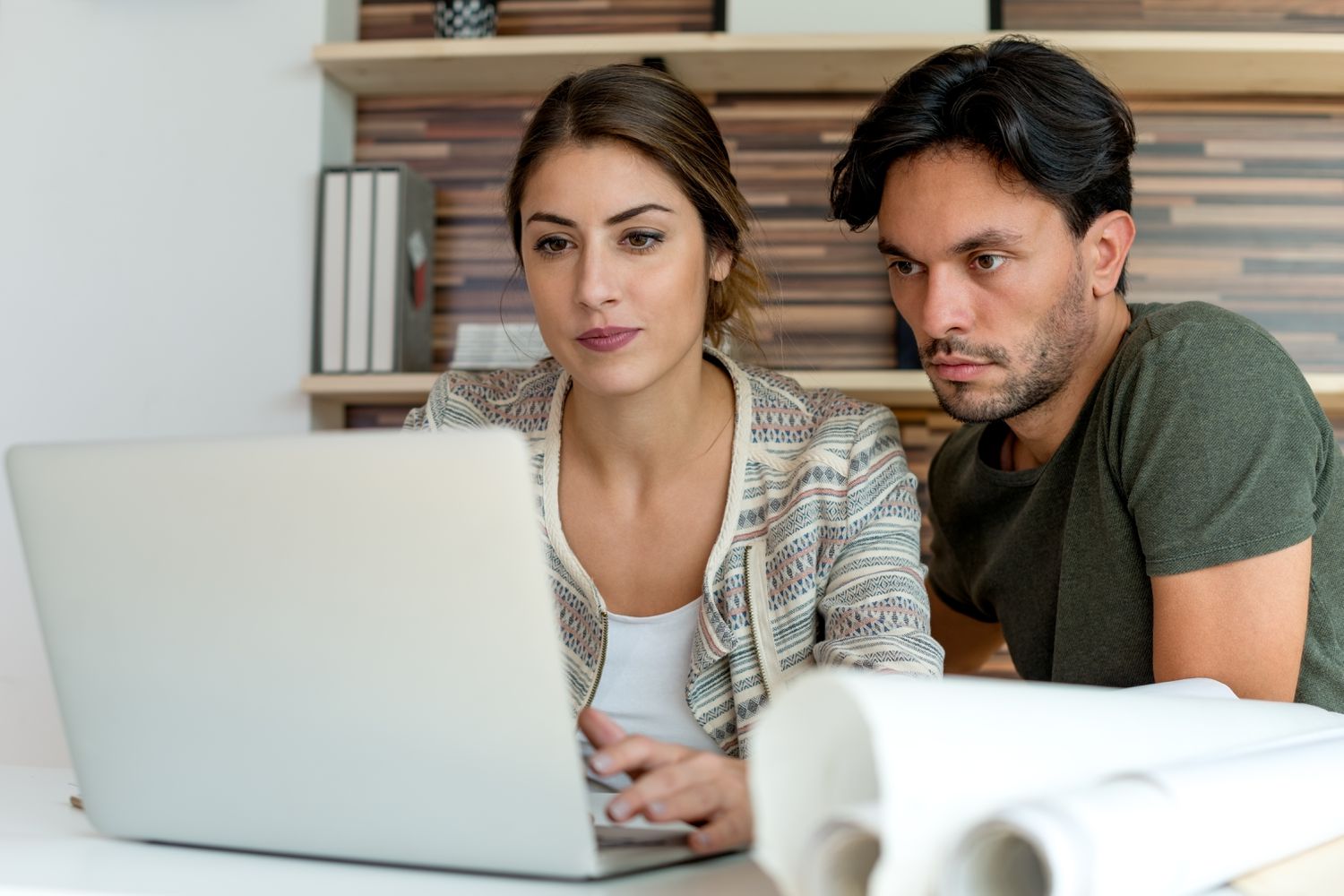 Retreating From Its Surge, Mortgage Charges Curler Coaster Ends the Week With Optimistic Information 3 June 14, 2025 11:21 am Retreating From Its Surge, Mortgage Charges Curler Coaster Ends the Week With Optimistic Information Young couple sitting at home and looking seriously at mortgage rates online