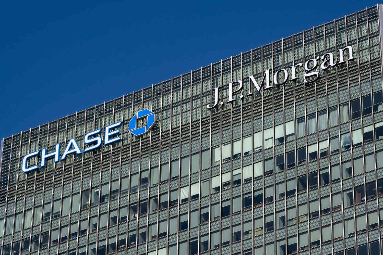 Here are Three Things To Look Out For in Big Bank Earnings 3 July 25, 2025 3:33 pm Here are Three Things To Look Out For in Big Bank Earnings JPMorgan Chase bank headquarters building in London