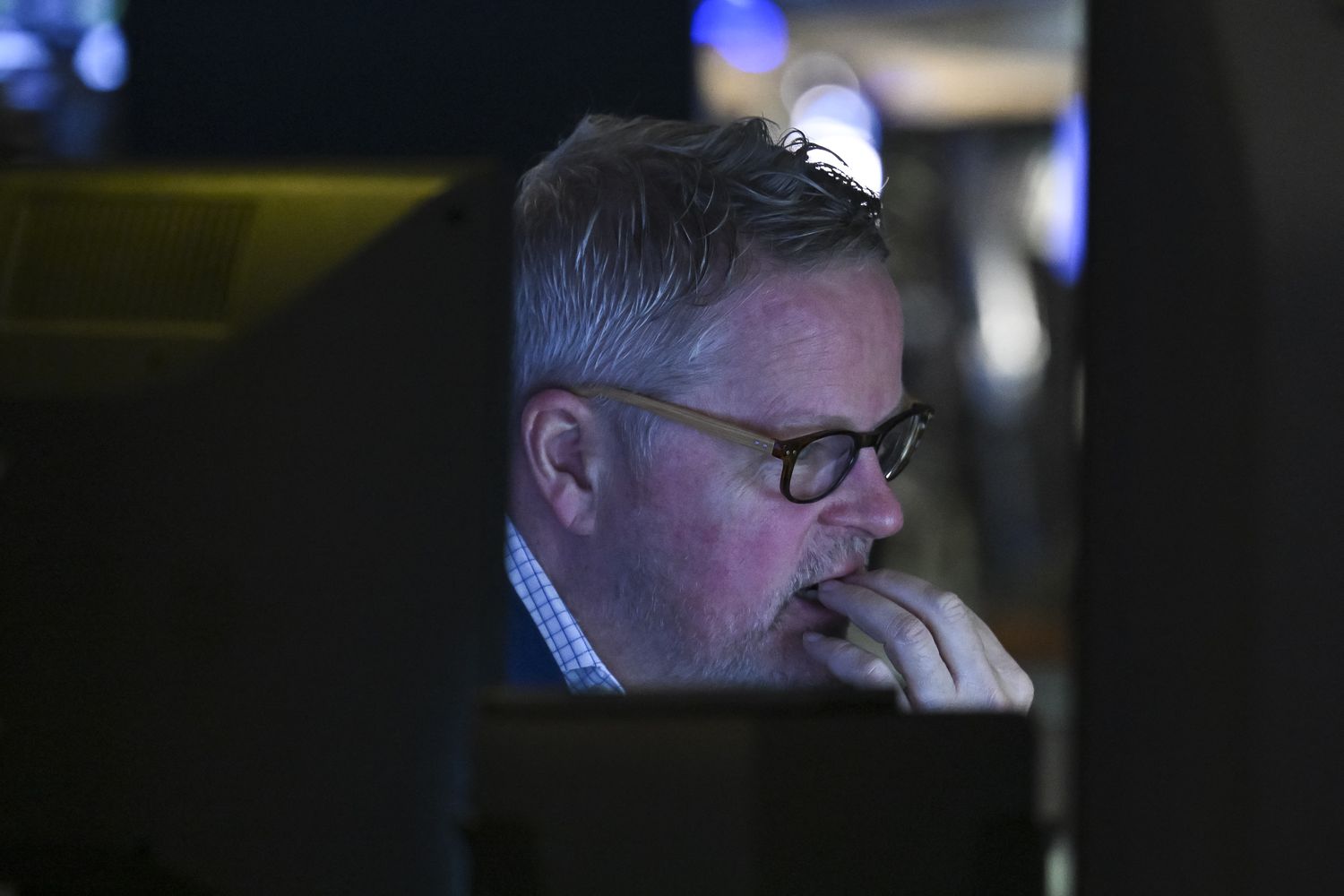 How sustainable is the current stock market rally? 3 April 19, 2025 11:57 pm How sustainable is the current stock market rally? A trader works on the floor of the New York Stock Exchange.