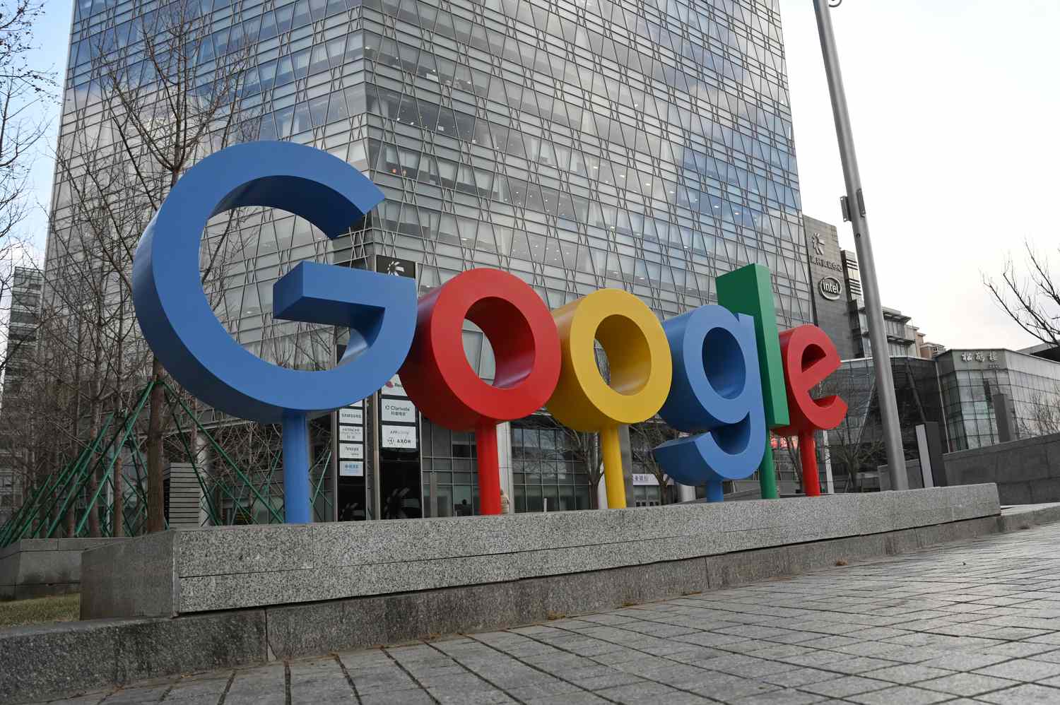 Google-Wiz Deal Talks Are Back On, WSJ Report Says 3 April 19, 2025 11:38 pm Google-Wiz Deal Talks Are Back On, WSJ Report Says Google's logo outside a company office in Beijing.