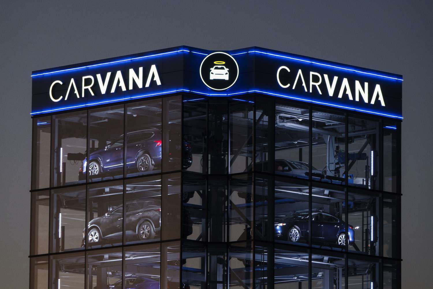 Carvana Stock Increases as Piper Sandler Encourages Buying the Dip after Recent Selloff 4 August 29, 2025 8:19 pm Carvana Stock Increases as Piper Sandler Encourages Buying the Dip after Recent Selloff Carvana car vending machine.
