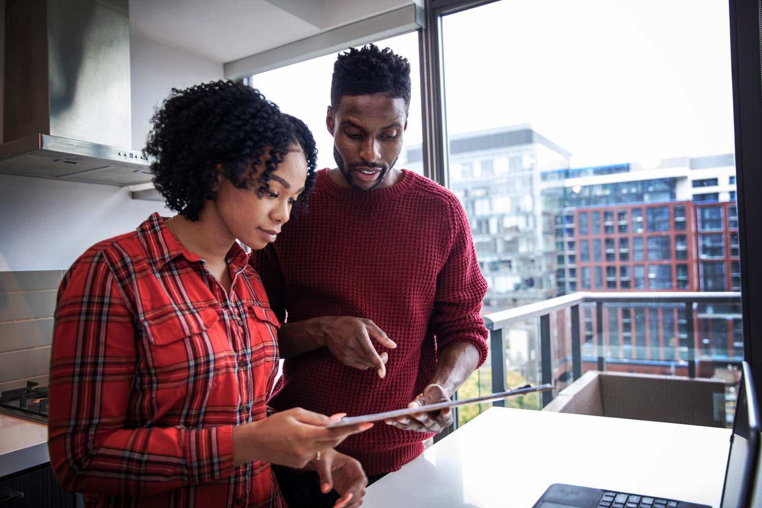 Greatest Small Enterprise Financial institution Accounts for April 2025 28 June 14, 2025 11:32 am Greatest Small Enterprise Financial institution Accounts for April 2025 A couple researchin small business bank accounts for their business.