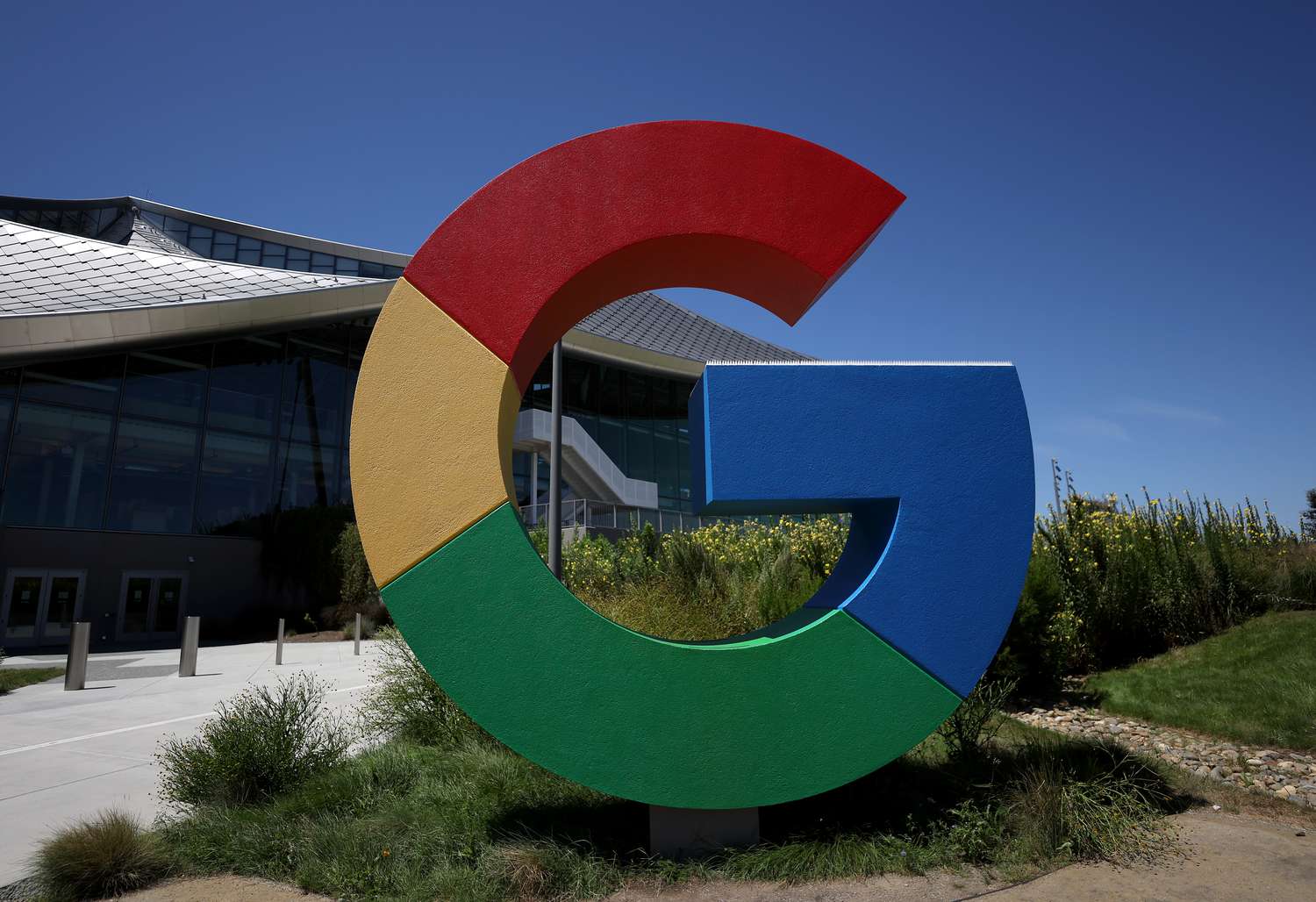 What Analysts Say About Alphabet Parent Google's Stock Before Earnings 3 May 17, 2025 12:59 pm What Analysts Say About Alphabet Parent Google's Stock Before Earnings Google logo signage.
