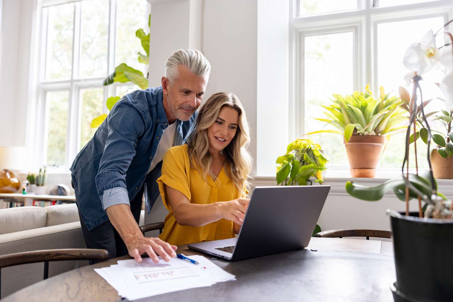 Rates for 30-Year Mortgages Drop by the Most in 3 Weeks on One Day - March 21, 2025 4 August 29, 2025 4:56 am Rates for 30-Year Mortgages Drop by the Most in 3 Weeks on One Day - March 21, 2025 Mature couple looking at a laptop at their dining room table.