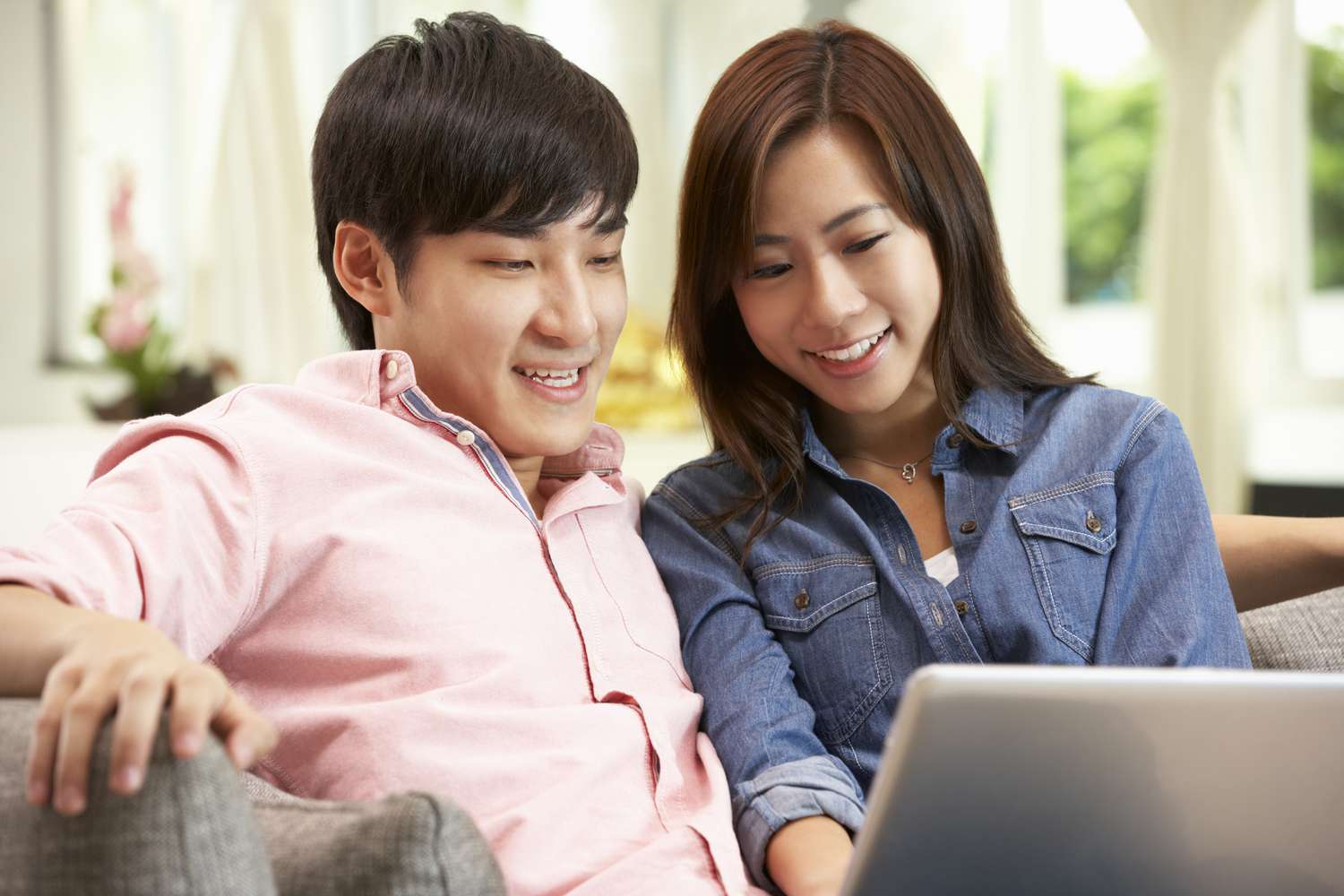 These 2 states have the lowest mortgage rates today - May 2, 2020 3 June 14, 2025 10:23 am These 2 states have the lowest mortgage rates today - May 2, 2020 Young homebuyers sitting on their sofa and looking together at online mortgage rates