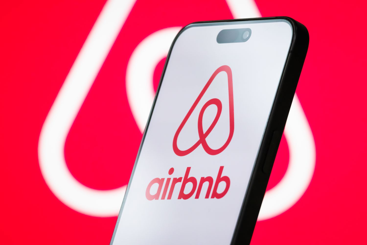 Airbnb says economic uncertainty is causing a softening of US travel demand 6 August 29, 2025 8:15 pm Airbnb says economic uncertainty is causing a softening of US travel demand The logo of Airbnb, Inc. is displayed on a smartphone screen, with the company's branding visible in the background