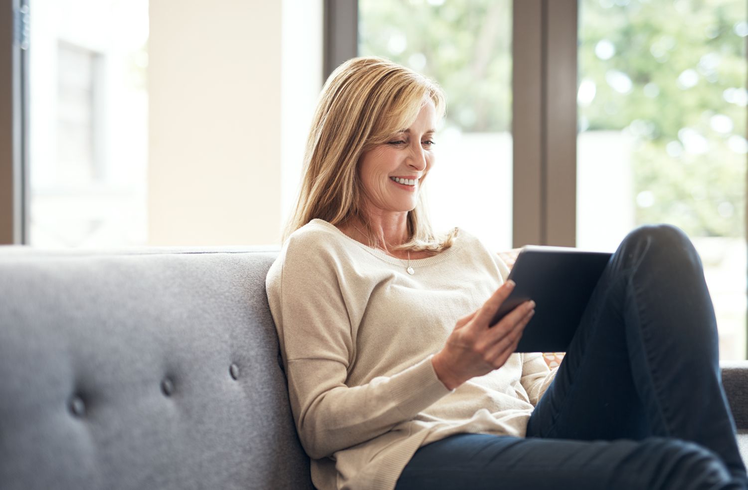 Top CD Rates today, May 5, 2020 - New 1-Year Options Pays Nation-Leading 4.5% 3 July 1, 2025 2:58 am Top CD Rates today, May 5, 2020 - New 1-Year Options Pays Nation-Leading 4.5% Woman in her 40s sitting on her sofa and looking happily at bank rates on her tablet