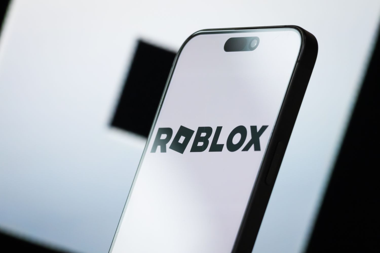 Roblox Posts Higher-Than-Anticipated Outcomes as Bookings, Customers Improve 4 June 6, 2025 11:19 am Roblox Posts Higher-Than-Anticipated Outcomes as Bookings, Customers Improve The logo of Roblox Corporation is displayed on a smartphone screen, with the company's distinctive black square and stylized text visible in the background