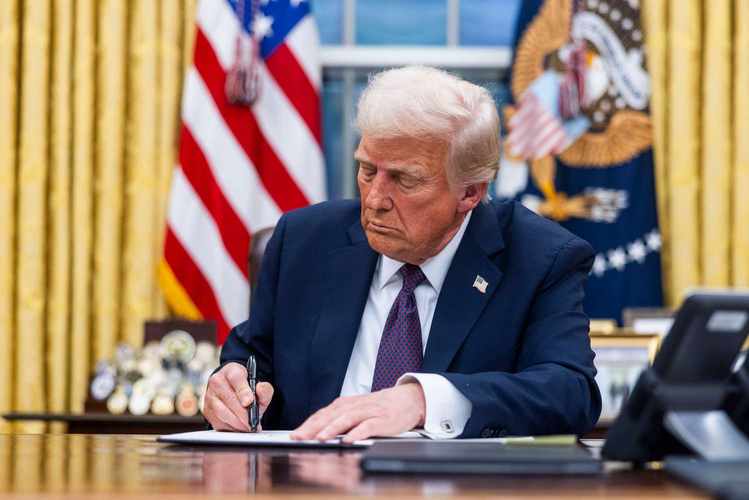 Analysis finds that drug tariffs could increase cancer treatment costs by $10,000. 3 May 8, 2025 10:46 pm Analysis finds that drug tariffs could increase cancer treatment costs by $10,000. President Donald Trump signs executive orders in the Oval Office of the White House in Washington, DC, US, on Monday, Jan. 20, 2025.