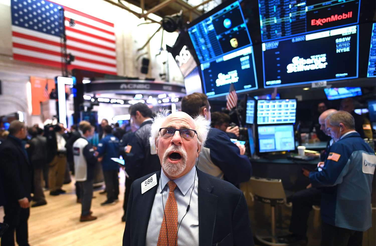 It's 25 Years Since The Dotcom Bubble Burst. Here Are the Stocks That You Wish You Had Bought 3 June 14, 2025 10:57 am It's 25 Years Since The Dotcom Bubble Burst. Here Are the Stocks That You Wish You Had Bought Traders work during the opening bell at the New York Stock Exchange.