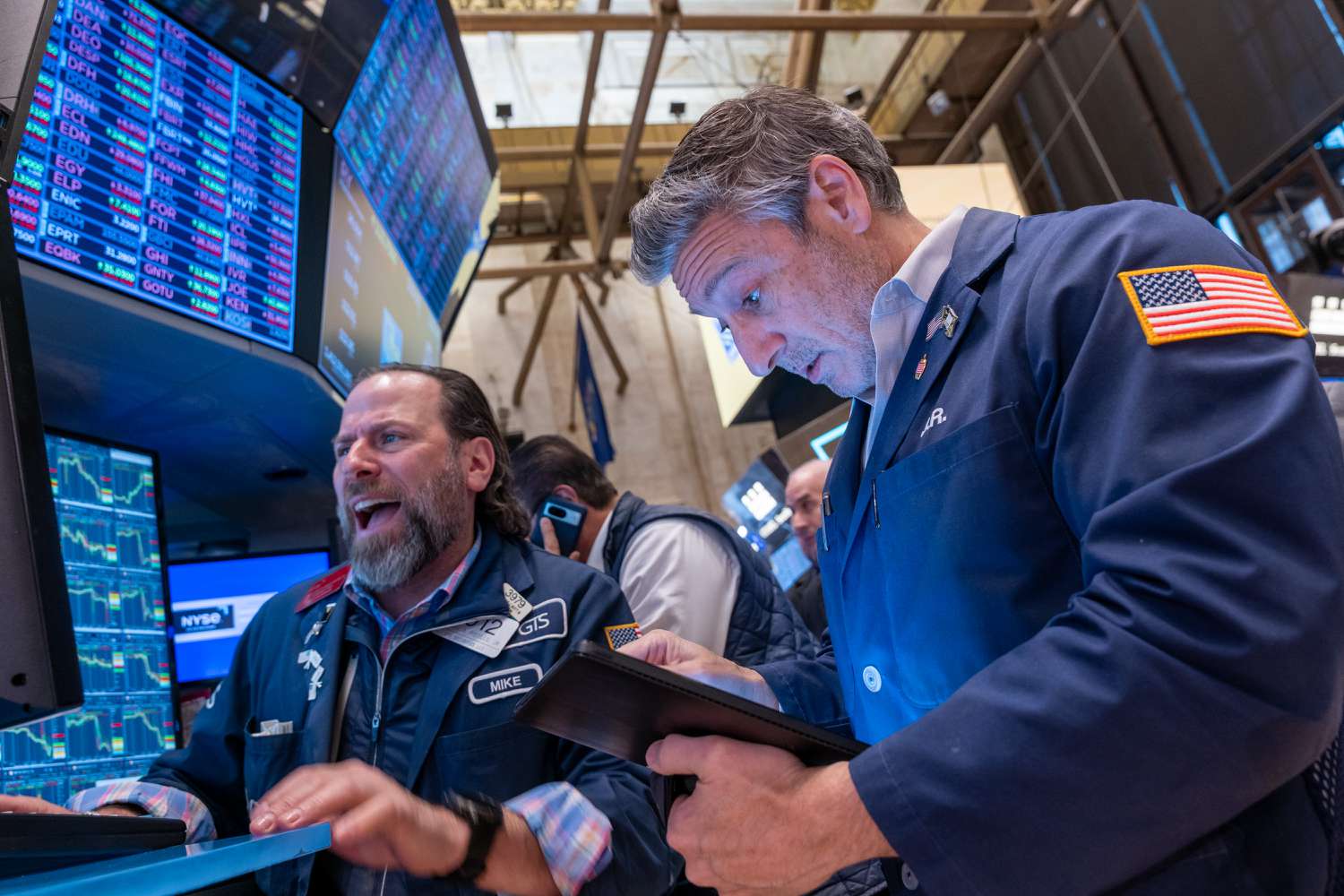 Investors Are Scared, but Not Selling—These Stocks Are Keeping Them in the Market 4 June 14, 2025 10:14 pm Investors Are Scared, but Not Selling—These Stocks Are Keeping Them in the Market Image of traders working on the floor of the New York Stock Exchange, April 4, 2025