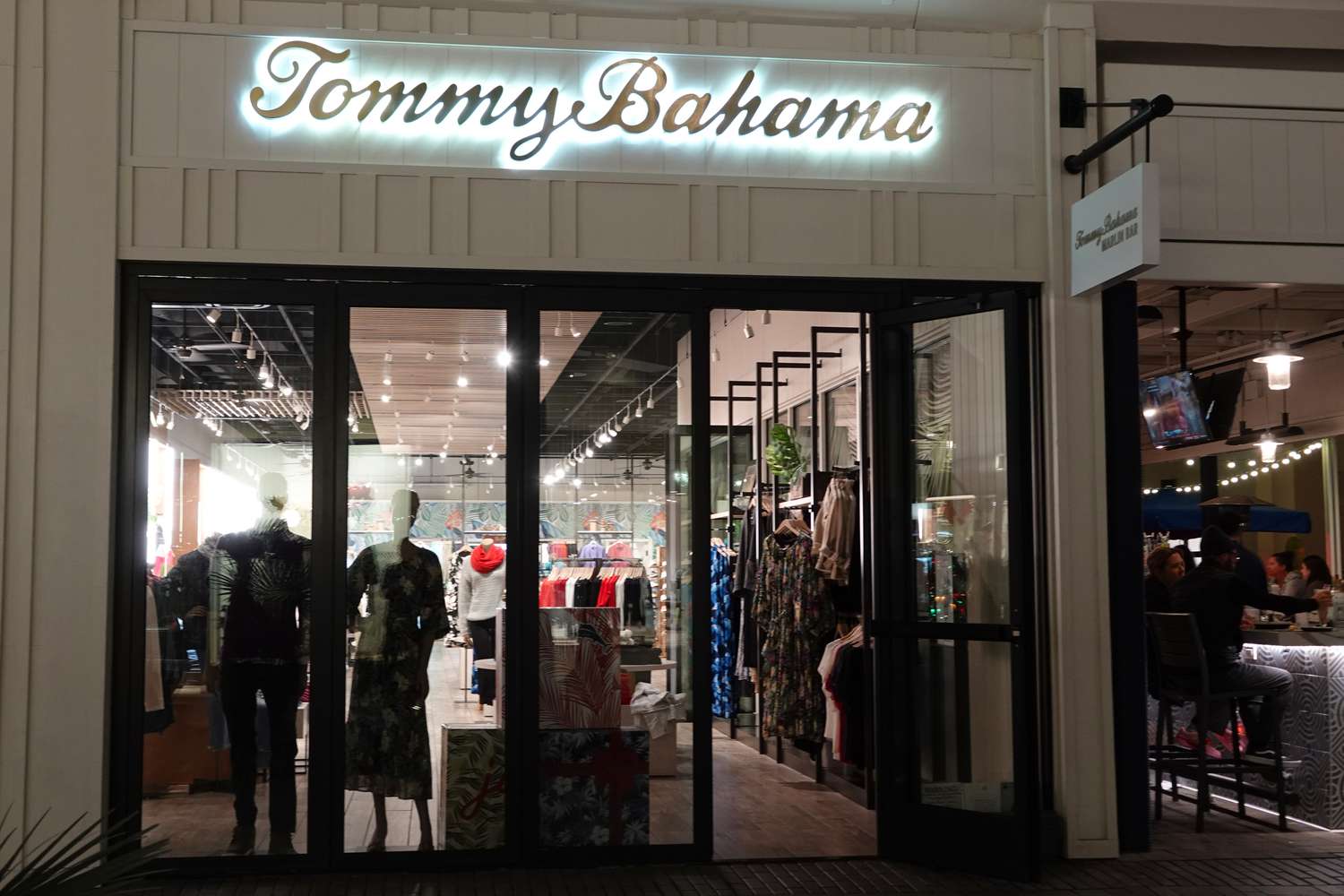 The Oxford stock of Tommy Bahama owner falls on warnings of sales slowdown and tariffs 4 July 11, 2025 5:56 pm The Oxford stock of Tommy Bahama owner falls on warnings of sales slowdown and tariffs A Tommy Bahama store at Fashion Valley, an upscale shopping mall on December 13, 2024 in San Diego, California