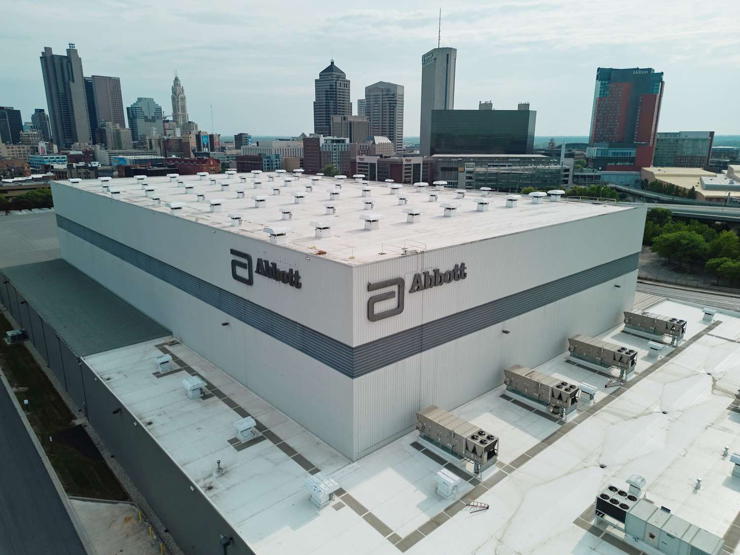 Abbott Labs Stock Soars on Strong Earnings and $500M Investment in US Facilities 3 June 14, 2025 11:09 am Abbott Labs Stock Soars on Strong Earnings and $500M Investment in US Facilities Abbott Nutrition distribution center.