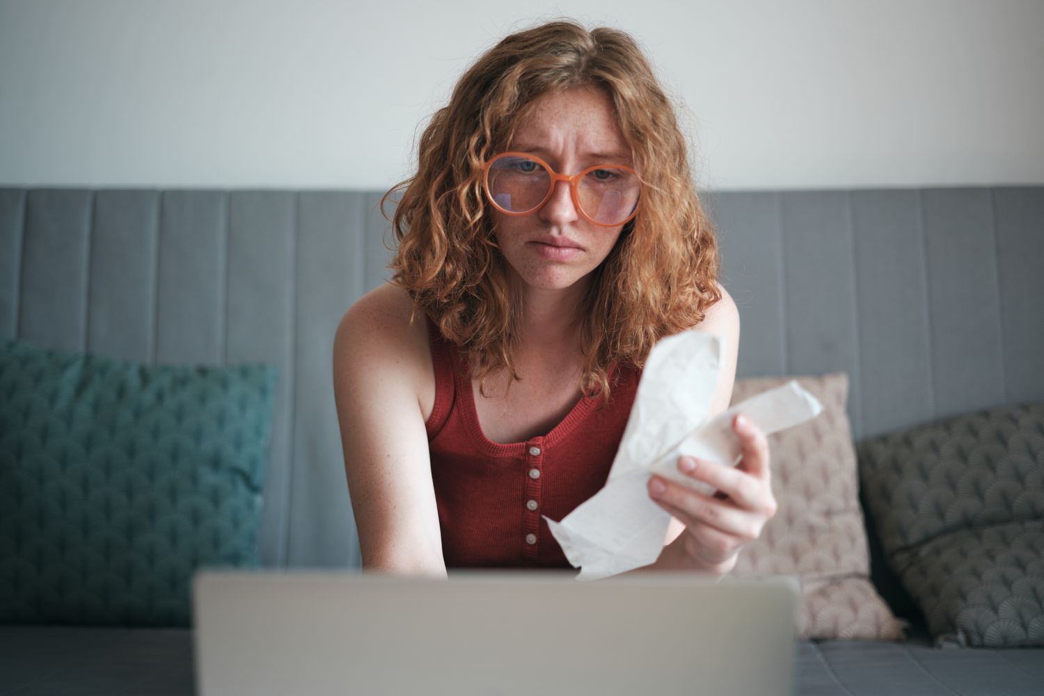 The upcoming collection of student loans could make the financial situation of borrowers even worse 4 August 29, 2025 8:21 pm The upcoming collection of student loans could make the financial situation of borrowers even worse Student Holding Bills Looking Confused