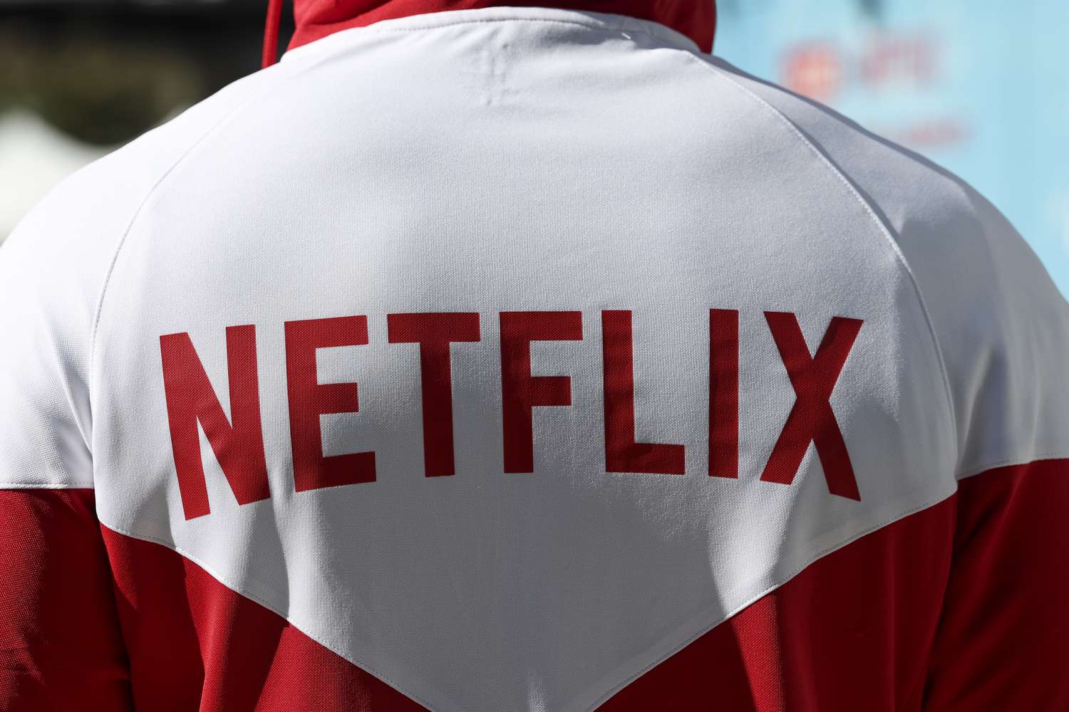 Netflix Stock Increases as Analysts Raise Prices Targets Following Earnings 4 August 29, 2025 8:21 pm Netflix Stock Increases as Analysts Raise Prices Targets Following Earnings The Netflix logo is seen on the back of a red and white sweatshirt.