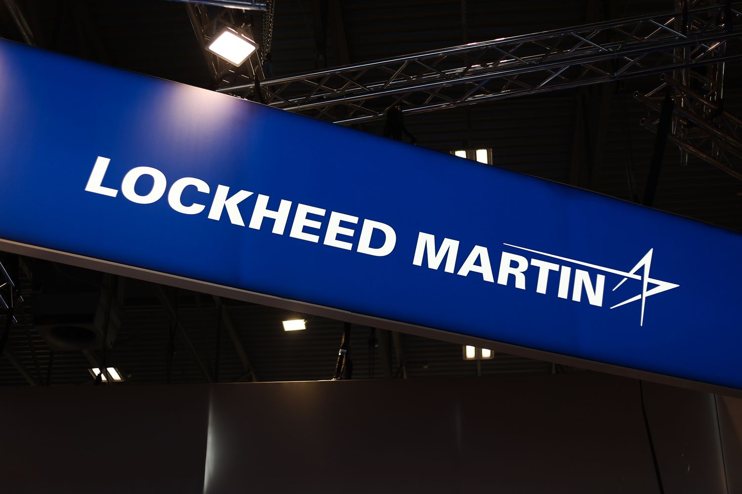 Morgan Stanley: These US Defense Stocks could be Relatively Immune to Tariffs 3 July 19, 2025 4:51 pm Morgan Stanley: These US Defense Stocks could be Relatively Immune to Tariffs Lockheed Martin logo at a defense industry exhibition.