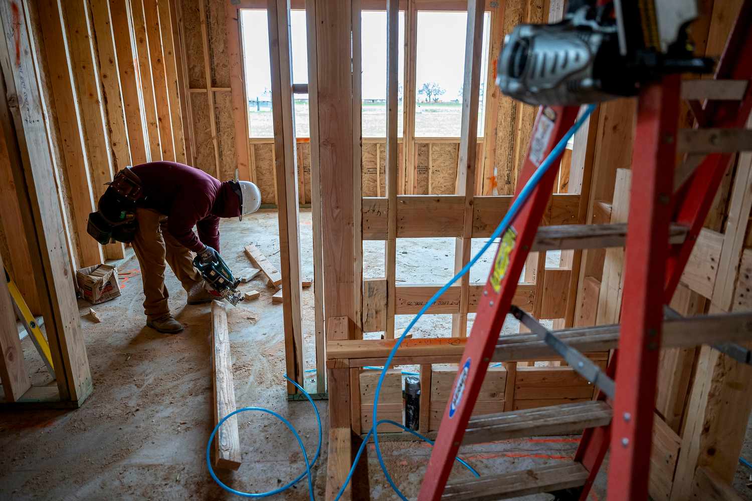 Why is there a shortage of nearly 4 million houses in the U.S. Housing market? 3 April 19, 2025 2:14 pm Why is there a shortage of nearly 4 million houses in the U.S. Housing market? A contractor cuts wood inside a house under construction at the Toll Brothers Redwood, a 55 years of age and up active adult community, in Folsom, California, US, on Thursday, March 6, 2025.