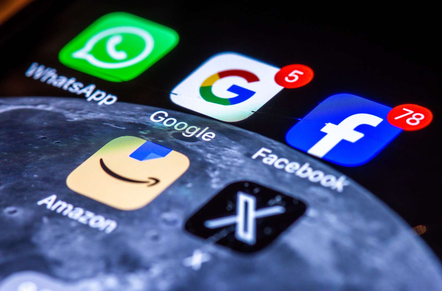 Google Parent Alphabet Leads Adtech stocks higher on signs of AI success 3 July 11, 2025 5:29 pm Google Parent Alphabet Leads Adtech stocks higher on signs of AI success WhatsApp, Google, Facebook, Amazon apps