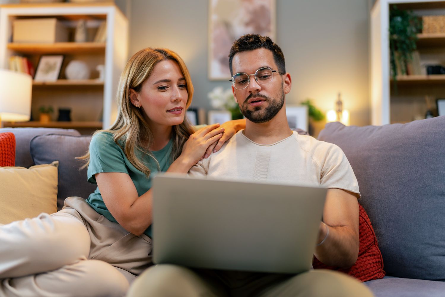 Top CDs Today, 19 March 2025 - APY dips to best 3-month rate lock 3 April 20, 2025 1:01 am Top CDs Today, 19 March 2025 - APY dips to best 3-month rate lock Young couple reviewing their finances while using their laptop