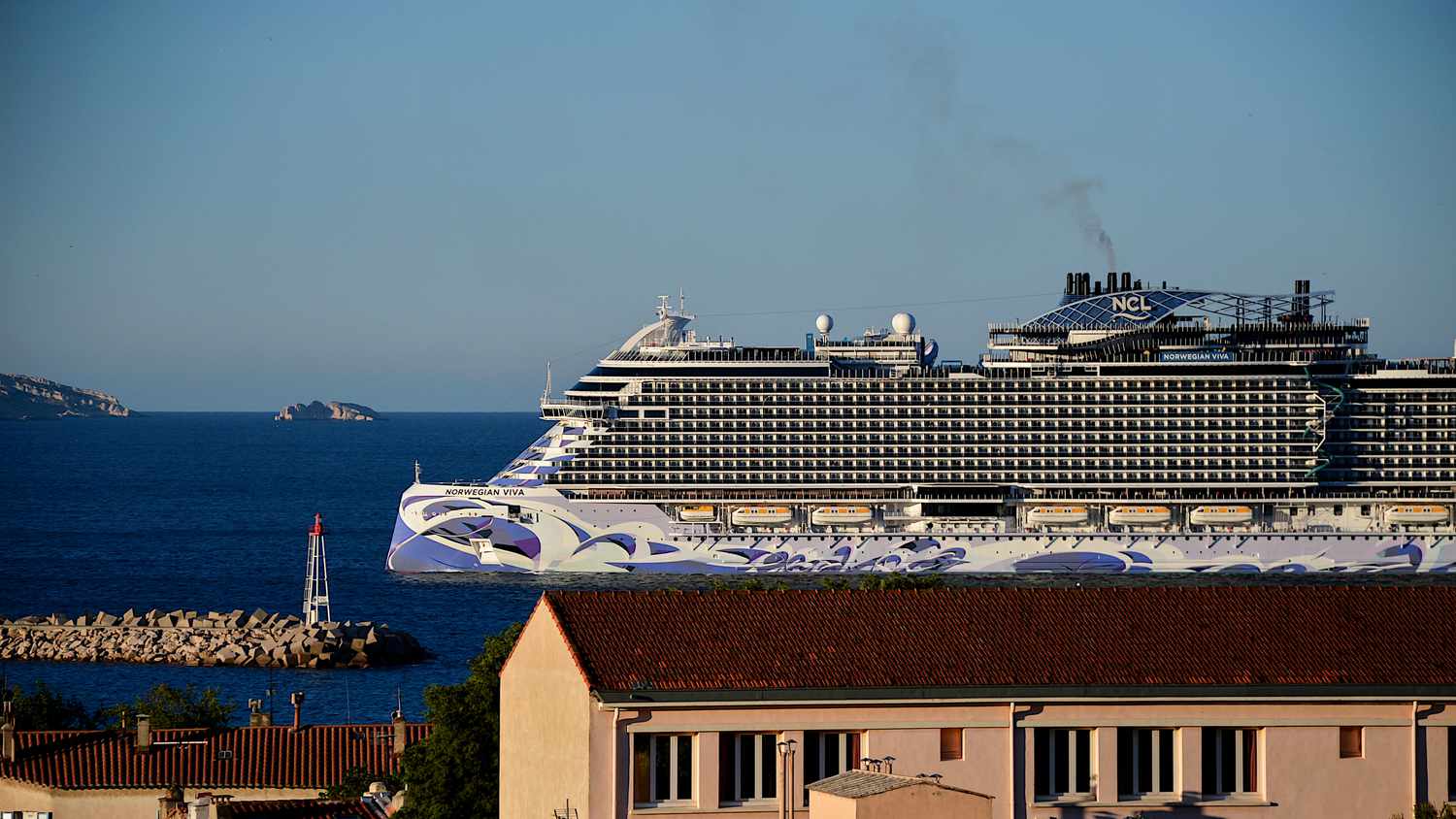 The Economic Crisis Has Americans Booking Cruises but Staying Closer at Home 3 June 14, 2025 11:14 am The Economic Crisis Has Americans Booking Cruises but Staying Closer at Home A Norwegian cruise pulls into a port.
