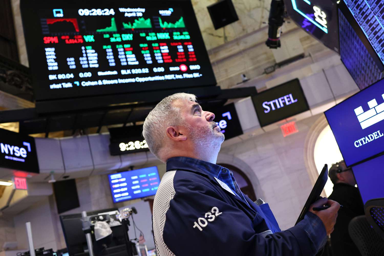 S&P500 Gains and Losses: Index Snaps Winning Streak ahead of Fed Meeting 3 July 1, 2025 9:04 am S&P500 Gains and Losses: Index Snaps Winning Streak ahead of Fed Meeting A trader works the floor of the New York Stock Exchange on April 30.