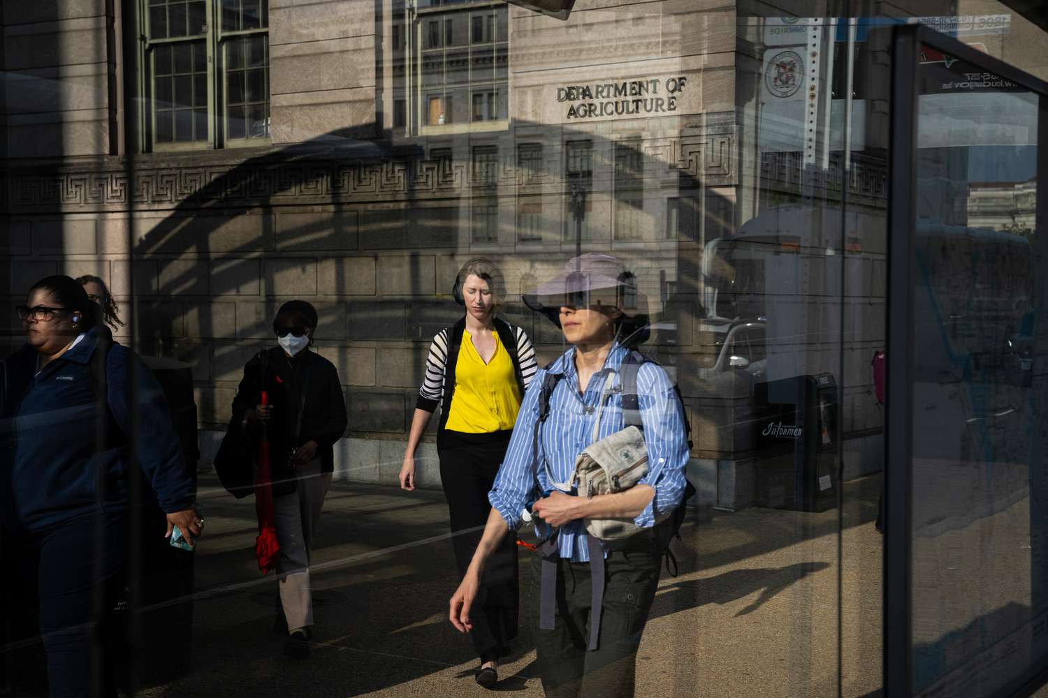 Labor Market Stable in April with More Jobs than Expected 4 August 29, 2025 8:08 pm Labor Market Stable in April with More Jobs than Expected Commuters near the Smithsonian National Mall Metro Station outside the Department of Agriculture in Washington, DC, US, on Thursday, May 1, 2025.