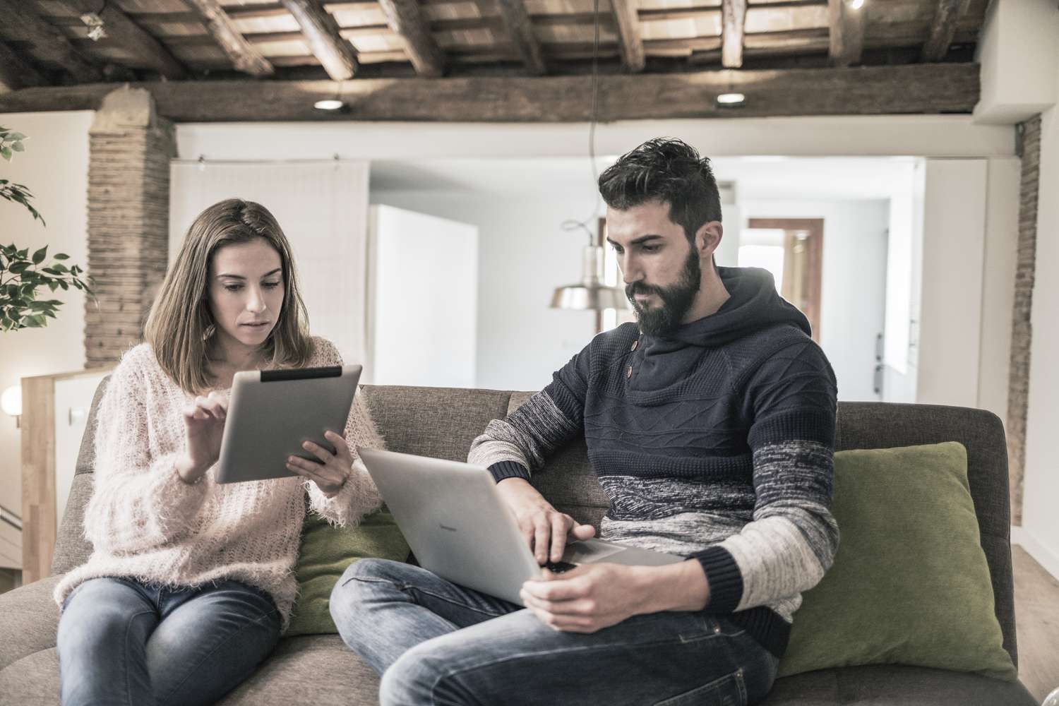 Today's Refinance Rates by State – Apr. 17, 2025 3 July 11, 2025 7:00 pm Today's Refinance Rates by State – Apr. 17, 2025 Young couple sitting in their living room and looking at mortgage rates on a tablet and a laptop