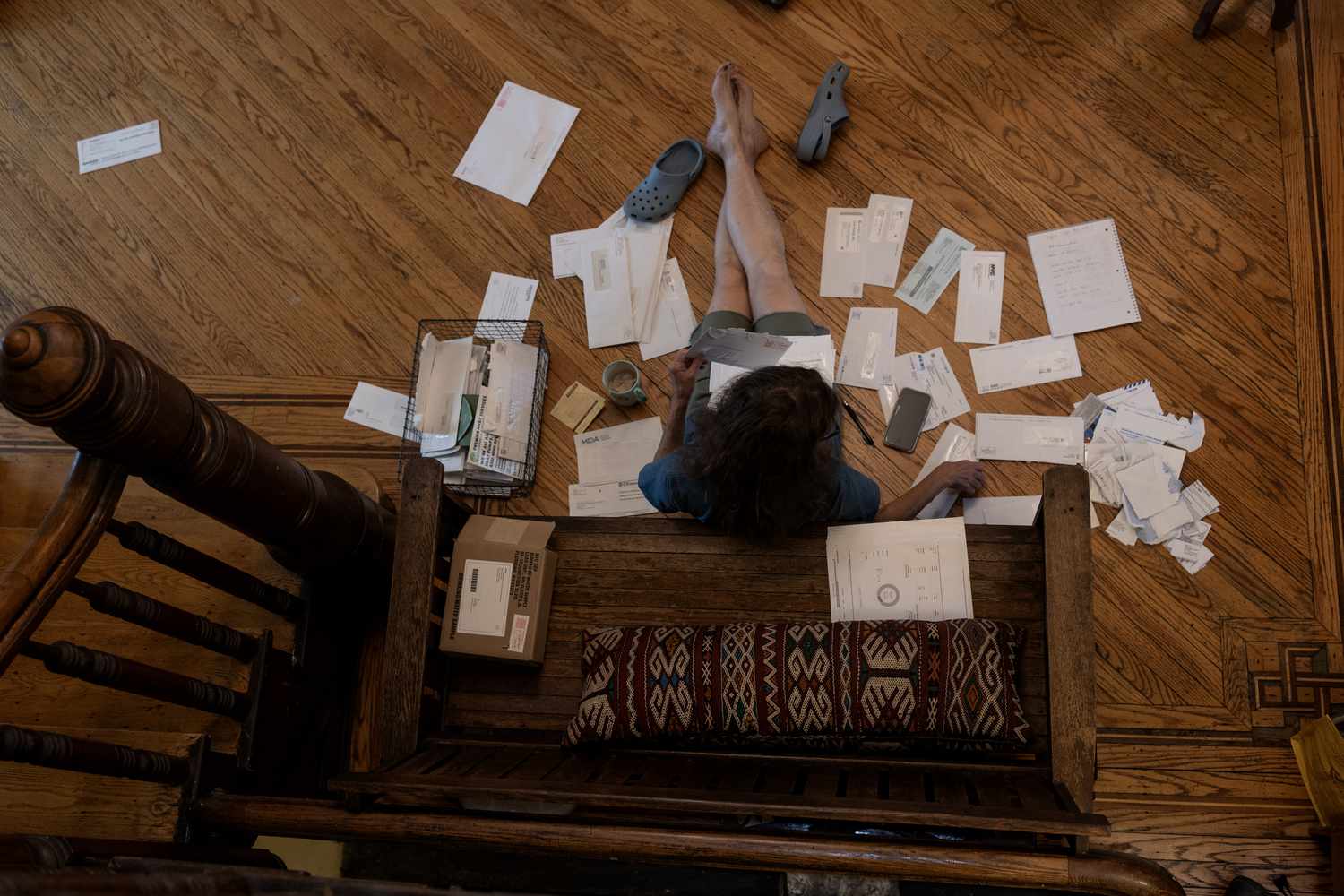 Will a Trump executive order help kill the paper check? 3 July 22, 2025 3:53 pm Will a Trump executive order help kill the paper check? A homeowner sorts through the rising monthly bills, June 26, 2024 in borough of Brooklyn, New York City, New York.