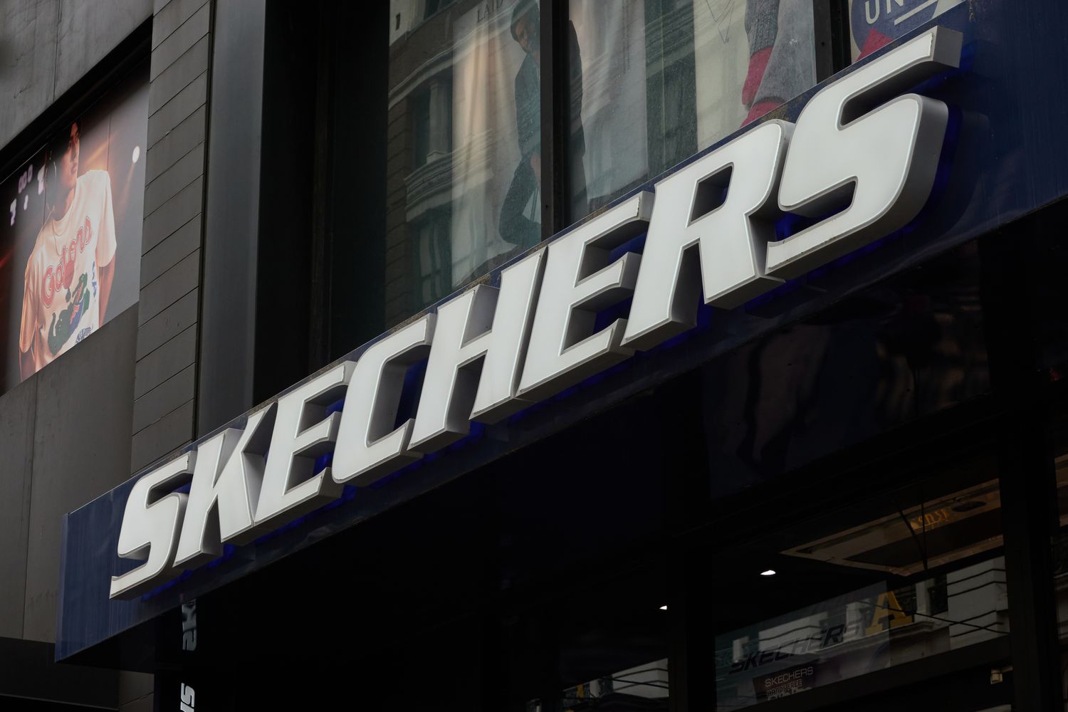 Skechers stock soars on $9.4 billion deal with 3G Capital to go private 4 May 8, 2025 10:59 am Skechers stock soars on $9.4 billion deal with 3G Capital to go private Skechers Store in New York City