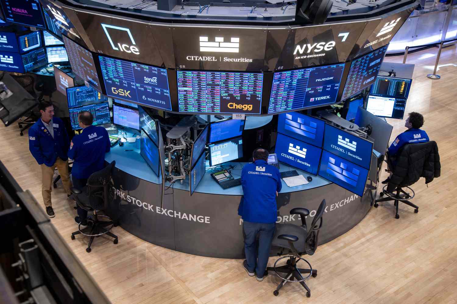 China warns trading partners about global stock prices 3 June 6, 2025 6:56 am China warns trading partners about global stock prices Traders work on the floor of the New York Stock Exchange