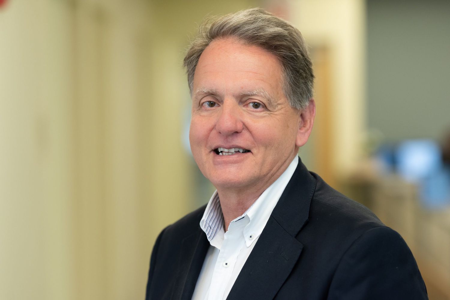 Stoke Therapeutics Stock Drops as CEO Steps down 3 April 20, 2025 12:04 am Stoke Therapeutics Stock Drops as CEO Steps down A portrait of Dr. Edward Kaye.