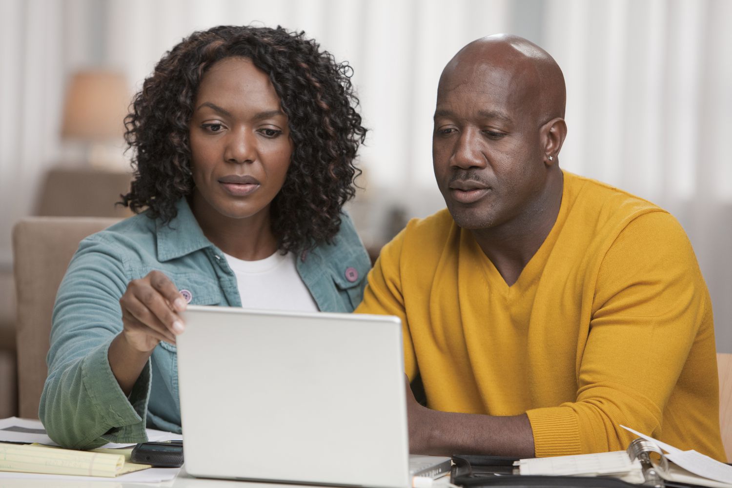 30-Year Mortgage Rates Finally Take a Breather—Falling for the First Time in a Week - Apr. 15, 2025 3 April 19, 2025 9:18 pm 30-Year Mortgage Rates Finally Take a Breather—Falling for the First Time in a Week - Apr. 15, 2025 Couple in their 40s sitting at home and looking together at mortgage rates on a tablet