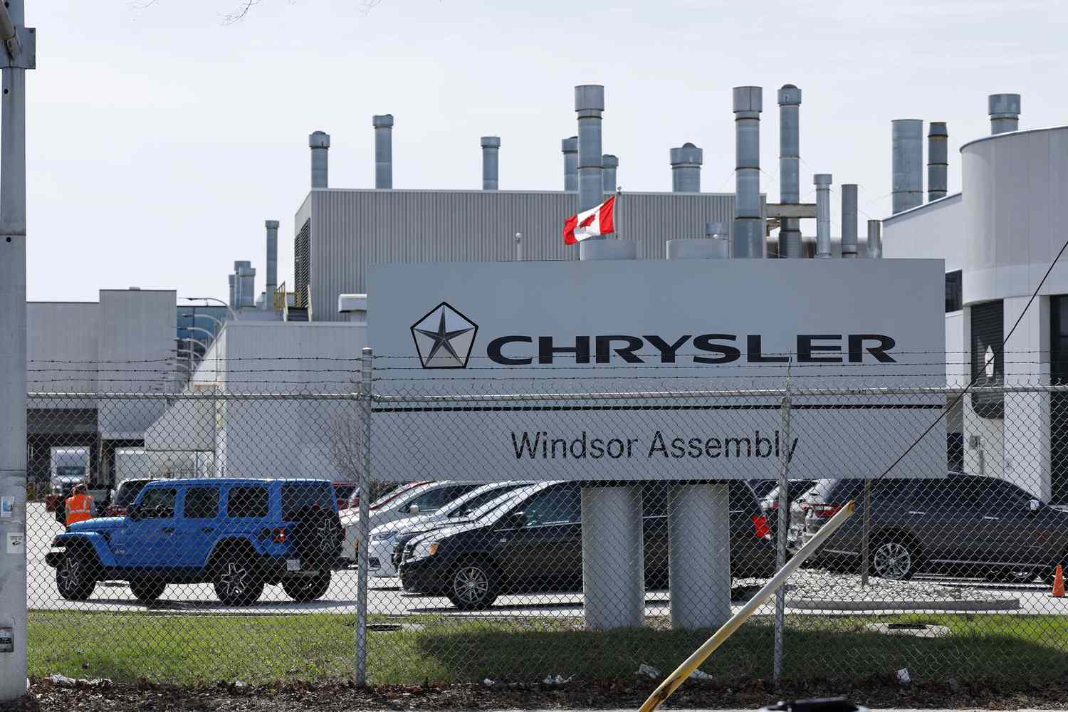 UBS Cuts Price Target for Stellantis Stock on Tariff Headwinds 3 June 16, 2025 4:31 pm UBS Cuts Price Target for Stellantis Stock on Tariff Headwinds The Chrysler plant is shown in Windsor, Ontario, Canada.